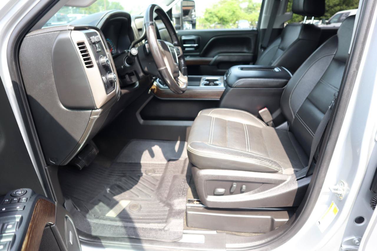 Used 2018 GMC Sierra 2500 Denali w/ Duramax Plus Package AWD/4WD image 13