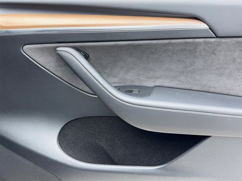 Used 2023 Tesla Model Y 2WD image 50