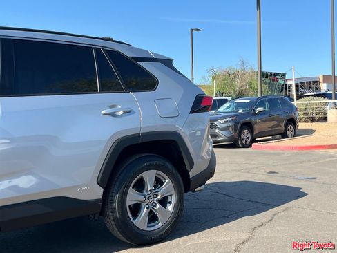 Certified 2024 Toyota RAV4 LE AWD/4WD image 11