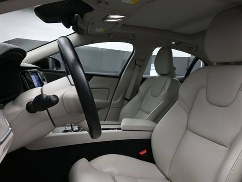 Used 2023 Volvo S60 B5 Ultimate w/ Protection Package Premier FWD image 10