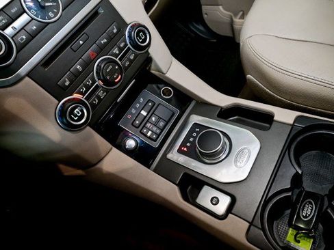 Used 2016 Land Rover LR4 HSE Silver Edition image 34