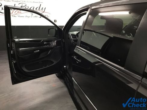 Used 2015 Dodge Grand Caravan SE FWD image 19