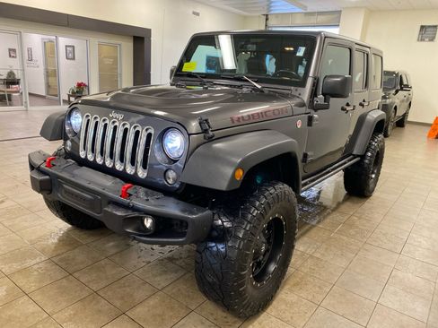 Used 2017 Jeep Wrangler Unlimited Rubicon image 4