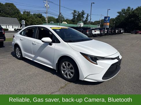 Used 2025 Toyota Corolla LE FWD image 9