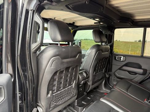 Used 2018 Jeep Wrangler Unlimited Rubicon AWD/4WD image 8