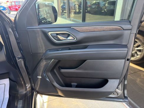 Used 2021 Chevrolet Tahoe Premier AWD/4WD image 14