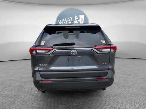 Used 2022 Toyota RAV4 LE image 5