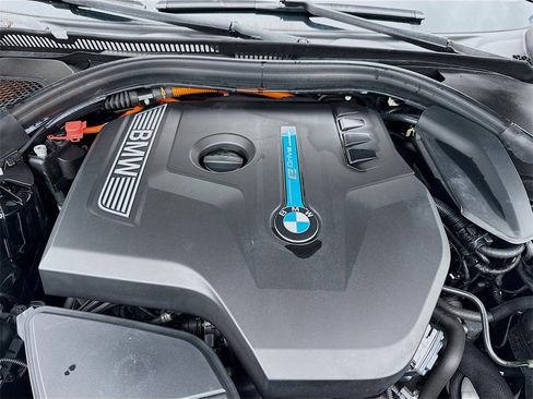 Used 2018 BMW 530e image 32