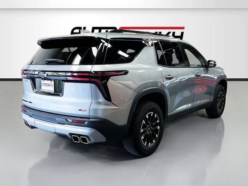 Used 2025 Chevrolet Traverse Z71 w/ Driver Confidence Package AWD/4WD image 7