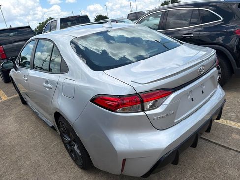 Used 2026 Toyota Corolla SE FWD image 4