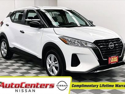 New 2025 Nissan Kicks Play S