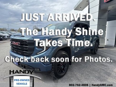 Used 2024 GMC Sierra 1500 Elevation AWD/4WD image 3
