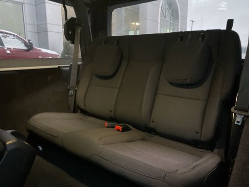 Used 2023 Jeep Wrangler Sport S image 16