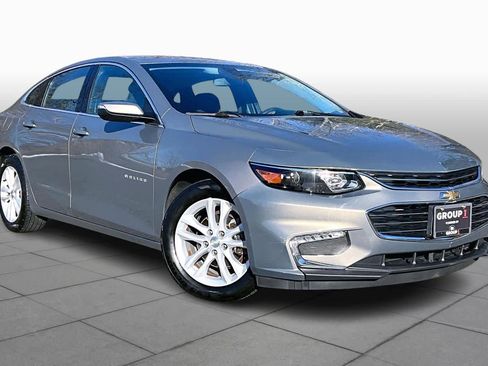 Used 2018 Chevrolet Malibu LT image 2