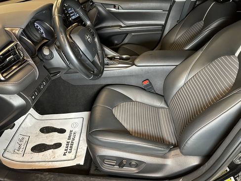 Used 2021 Toyota Camry SE FWD image 20