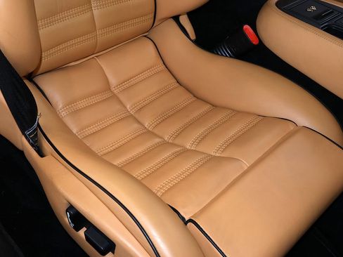 Used 2000 Ferrari 550 Maranello Coupe RWD image 34