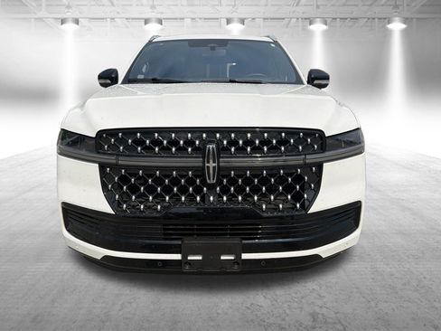 Used 2025 Lincoln Navigator Black Label AWD/4WD image 8