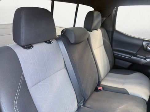 Used 2020 Toyota Tacoma TRD Off-Road image 30