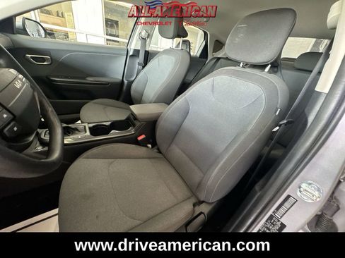 Used 2025 Kia K4 LXS image 18