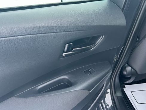 Used 2023 Toyota Corolla LE image 31