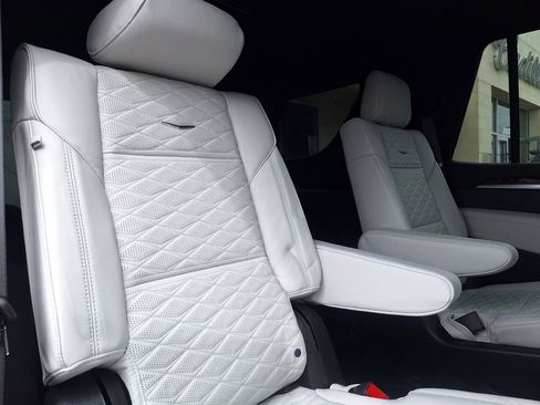 New 2026 Cadillac Escalade Platinum Luxury w/ LPO, Radiant Package image 31