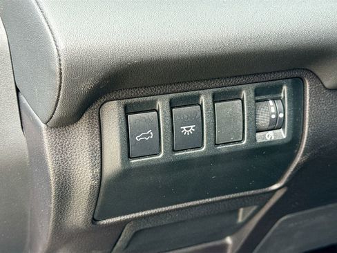 Used 2023 Subaru Ascent Limited w/ Technology Package image 12