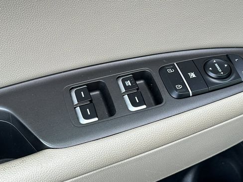 Used 2017 Kia Optima LX image 11