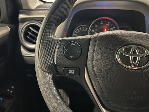 Used 2016 Toyota RAV4 LE image 13