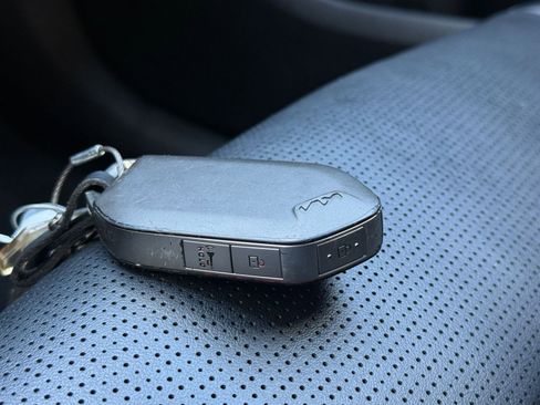 Used 2024 Kia Sorento S image 22