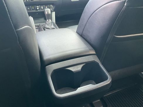 Used 2019 Toyota Tacoma TRD Sport image 45