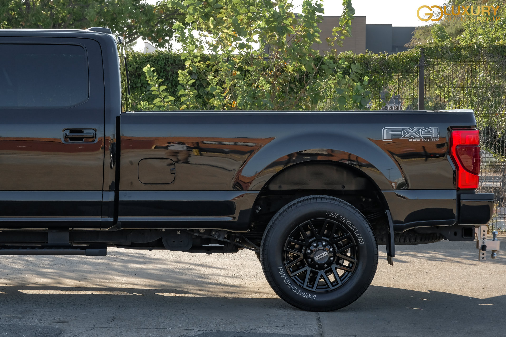Used 2022 Ford F350 Lariat w/ Black Appearance Package AWD/4WD image 14