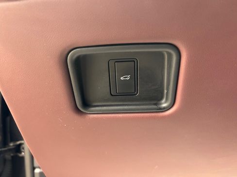 Used 2023 Land Rover Range Rover SE image 21