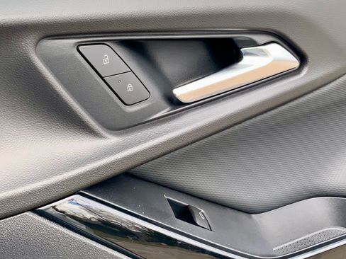 New 2026 Chevrolet Equinox LT w/ Safety and Technology Package AWD/4WD image 50