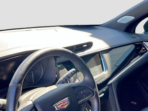 Used 2024 Cadillac XT6 Sport w/ Technology Package AWD/4WD image 9