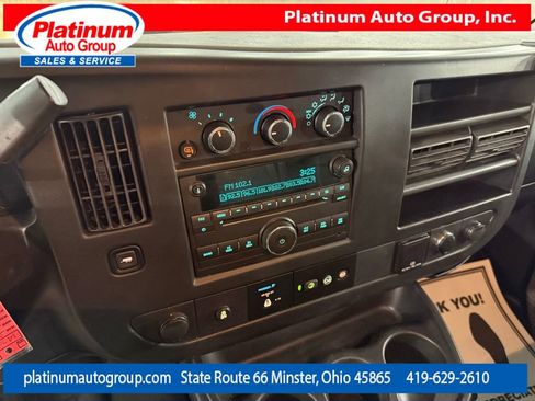 Used 2017 Chevrolet Express 3500 Extended RWD image 33