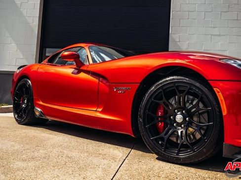 Used 2015 Dodge Viper w/ Quick Order Package 22J GT RWD image 30