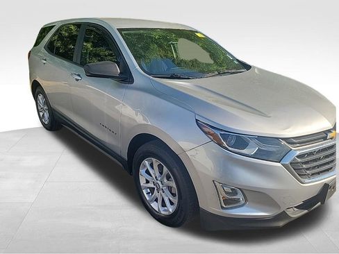 Used 2020 Chevrolet Equinox LS image 4
