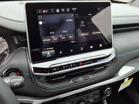 New 2026 Jeep Compass Latitude image 12