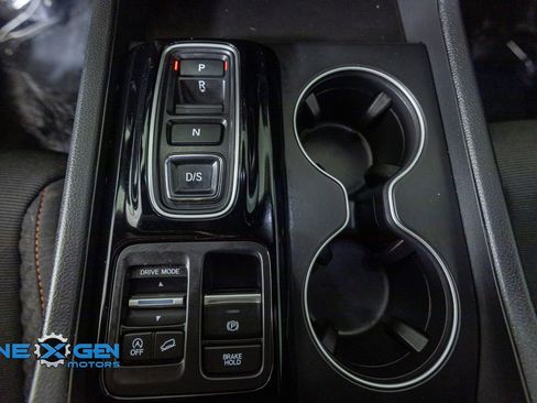 Used 2025 Honda Pilot Sport image 18