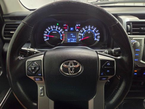 Used 2017 Toyota 4Runner SR5 image 40