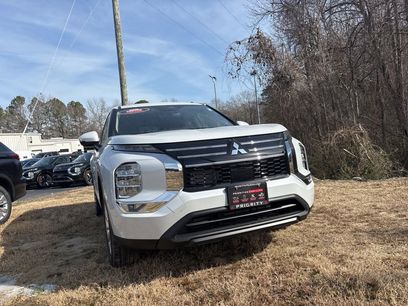New 2026 Mitsubishi Outlander ES