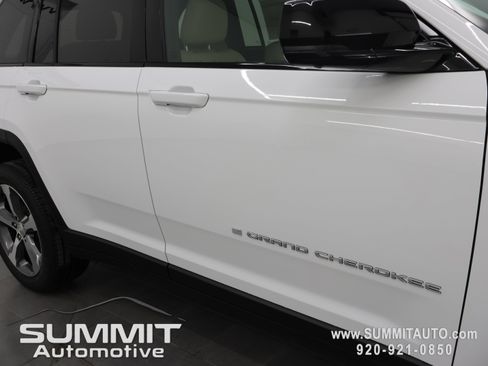 New 2026 Jeep Grand Cherokee Limited w/ Luxury Tech Group II AWD/4WD image 31