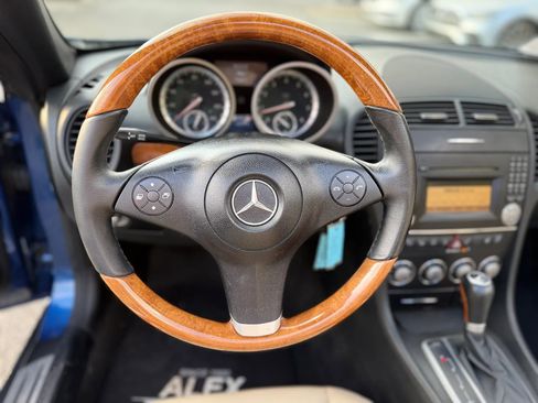 Used 2009 Mercedes-Benz SLK 350 image 36