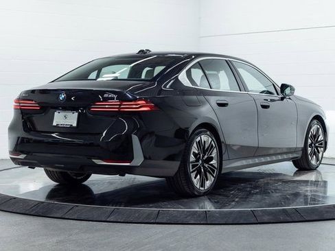 Certified 2025 BMW 530i xDrive 530i xDrive w/ Premium Package image 10