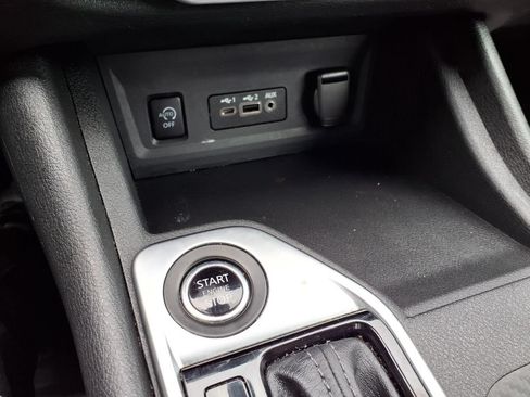 Used 2025 Nissan Sentra SV w/ All-Weather Package FWD image 9