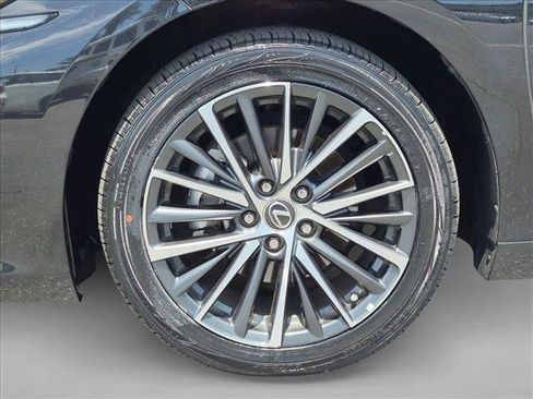 Used 2025 Lexus ES 300h w/ Premium Package FWD image 24
