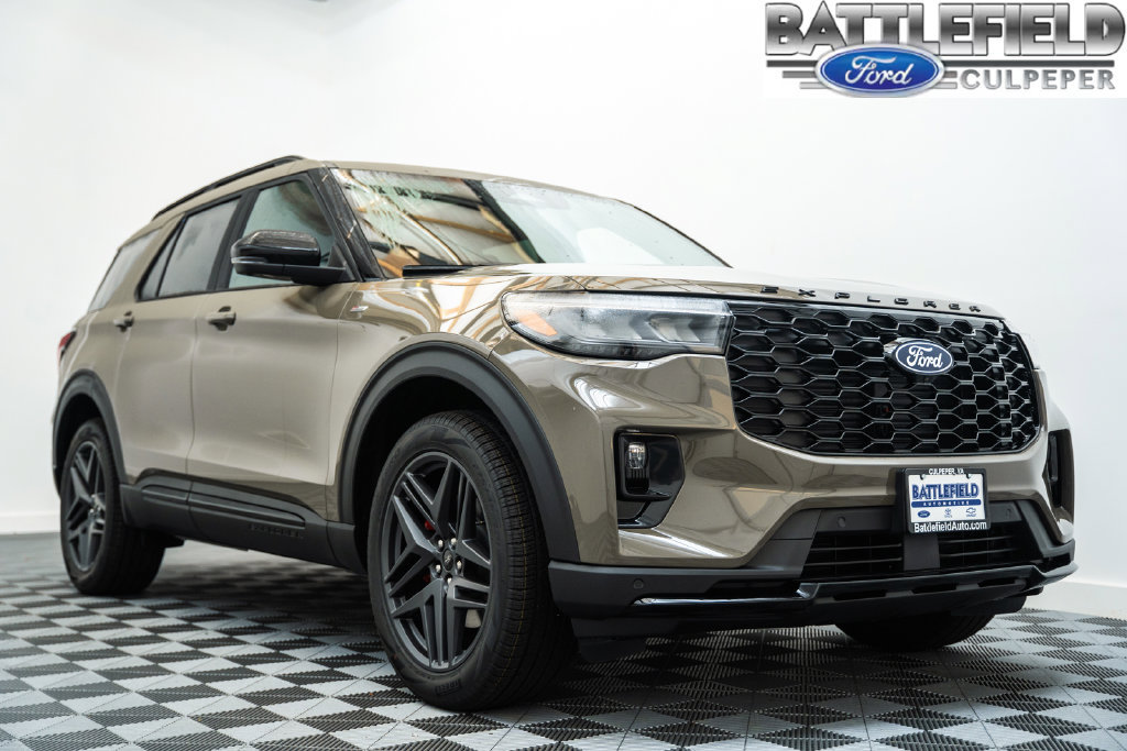 New 2027 Ford Explorer ST-Line w/ Premium Package AWD/4WD image 1