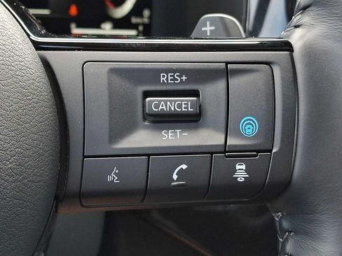 Used 2022 Nissan Pathfinder Platinum w/ Cargo Package AWD/4WD image 19