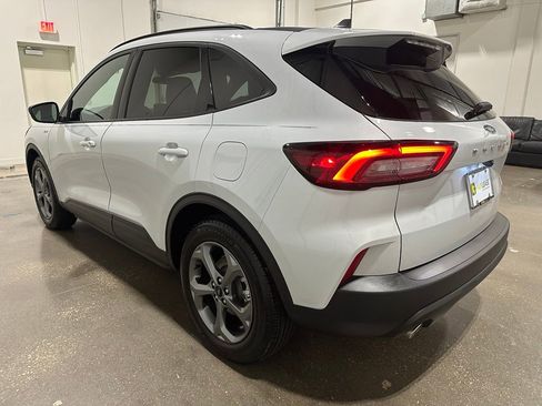 Used 2025 Ford Escape ST-Line FWD image 7