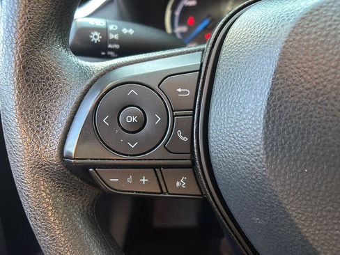 Used 2025 Toyota RAV4 XLE AWD/4WD image 30